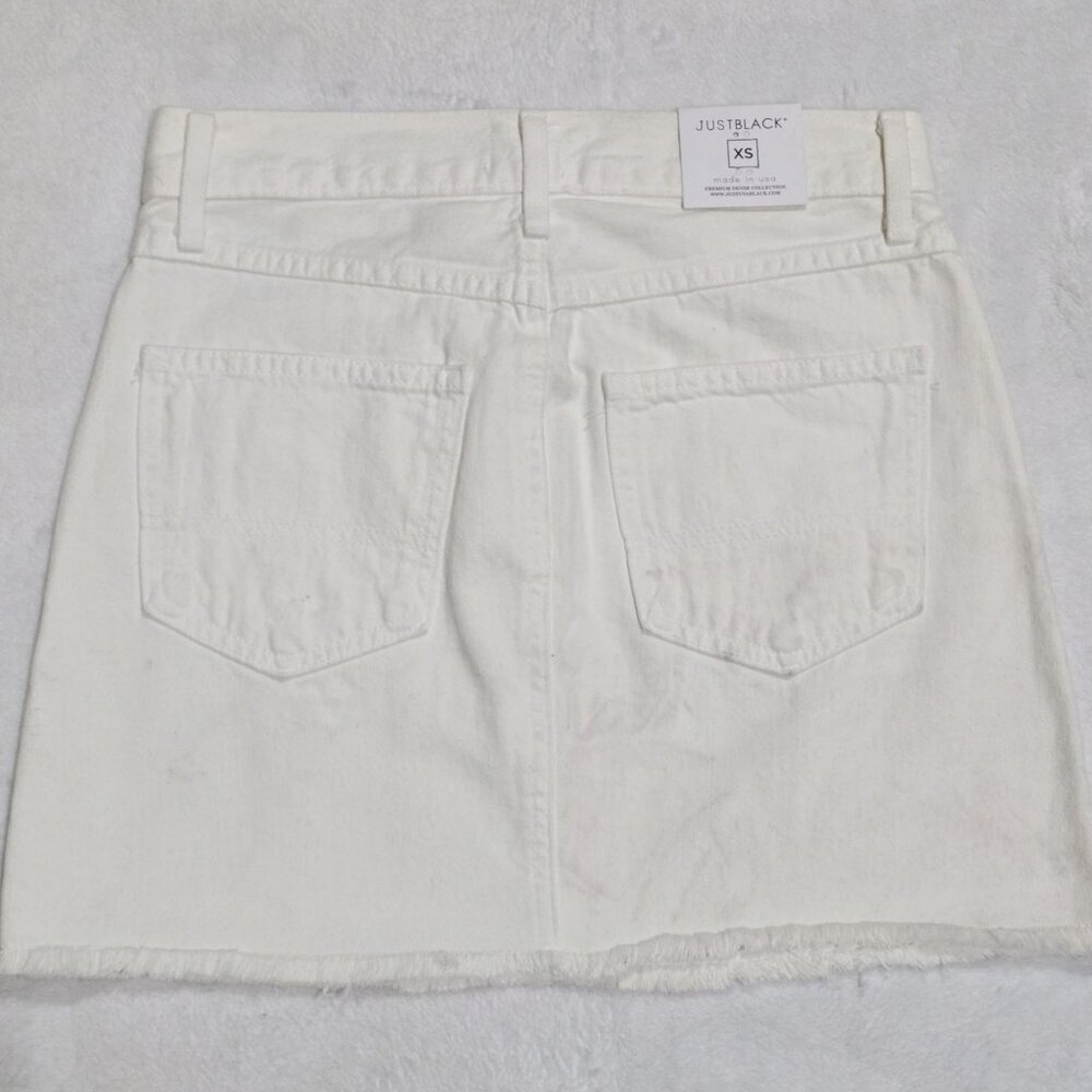 Just Black ✦ White High-Rise Denim Mini Skirt ✦ Raw Hem Structured Cotton XS NWT - Picture 5 of 12